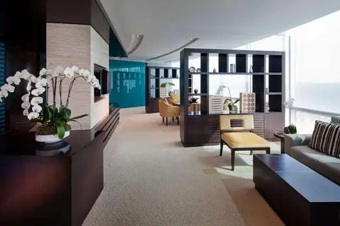 Jumeirah Emirates Towers in Dubai — foto 5