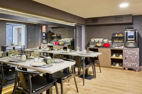 Hotel Hesperia Barri Gòtic in Barcelona — foto 17