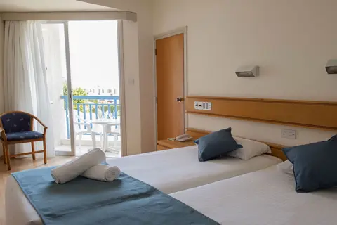 Kissos Hotel in Paphos — foto 23