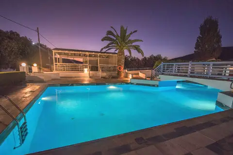 Zefiros Beach Hotel in Μυκάλη — foto 21