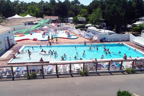 Camping Au Val De Loire En Ré in Le Bois-Plage-en-Ré — foto 20