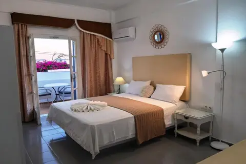 Atalos Hotel  Apartments & Suites in SUNFLOWER SANTORINI, foto 7