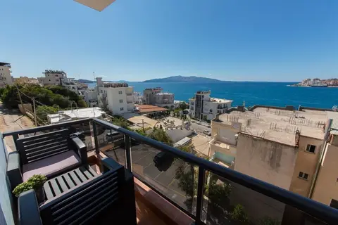 Brilant in Sarandë — foto 20