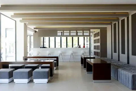 Cosmopolitan in Λάμπη — foto 9