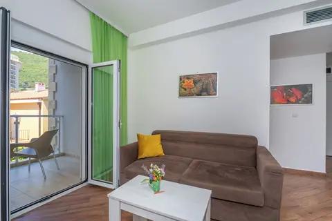 Apartments Fortunella in Petrovac na Moru — foto 13