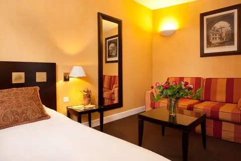 Hotel de la Jatte in Neuilly-sur-Seine — foto 3