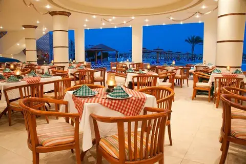 Aladdin Beach Resort in Al Hadaba, foto 11
