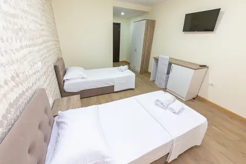 Esal Hotel in Durres — foto 11