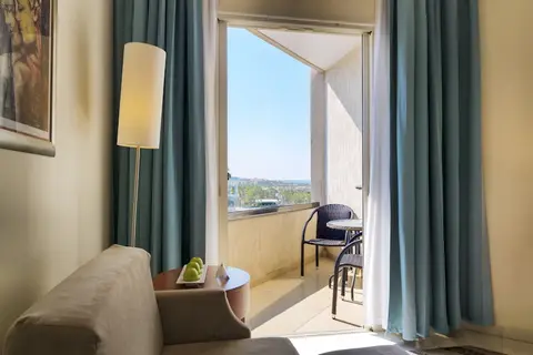 Alexander The Great Beach Hotel in Paphos — foto 30