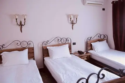 Brilant Antik Hotel in Tirana — foto 2
