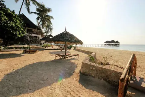 Paradise Beach Resort in Chwaka — foto 15