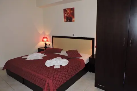 Golden Rose Suites in Kamisiana — foto 8