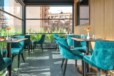 Central Inn Hotel in Tirana — foto 10