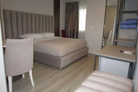 Freddy's Hotel in Tirana — foto 4