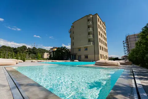 Princ Hotel in Golem