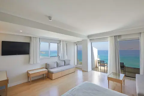 Sunrise Beach Hotel in Παραλίμνι — foto 30