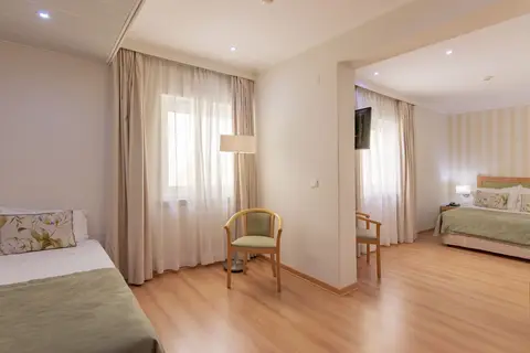 Luna Esperança Centro Hotel in Almada — foto 13