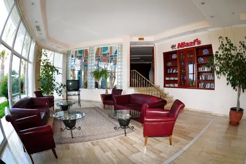 Denizkizi Royal Hotel in Alsancak — foto 13
