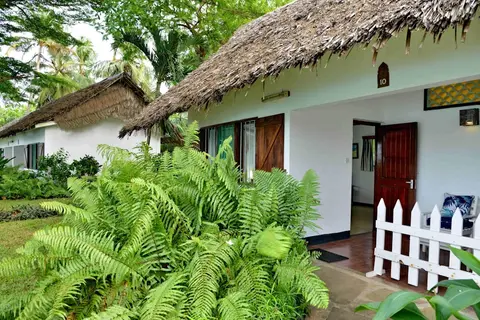 Mnarani Beach Club in Kasemeni ward — foto 24