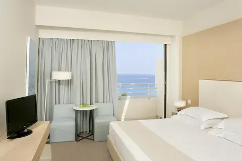 Capo Bay Hotel in Παραλίμνι — foto 23