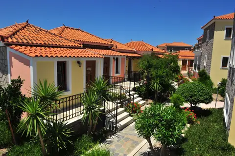 Christinas Gardens in Πέτρα — foto 27