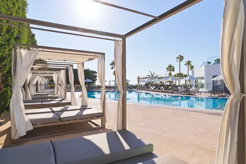 Leonardo Crystal Cove Hotel and Spa by the Sea in Paralimni — foto 2