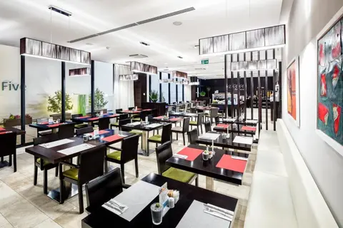 Hotel Occidental Praha Five in Praag — foto 17