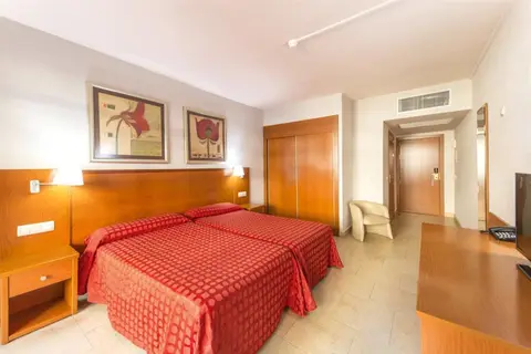 Las Palmeras Affiliated by FERGUS in Fuengirola — foto 23