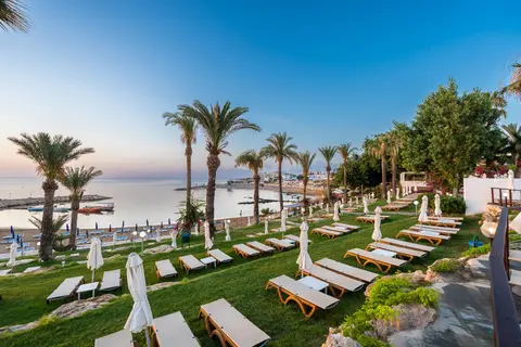 The Golden Coast Beach Hotel in Παραλίμνι — foto 4
