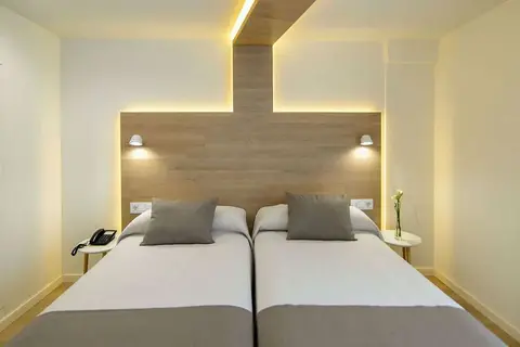 Hotel Carlos I in Benidorm — foto 25