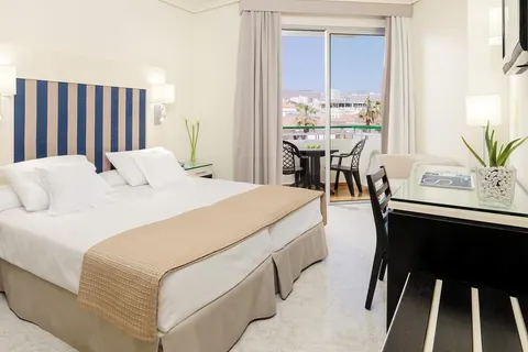 H10 Las Palmeras foto 2