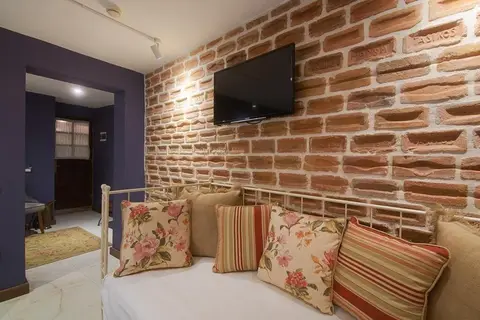 Hani I Pazarit Boutique Hotel in Korca — foto 18