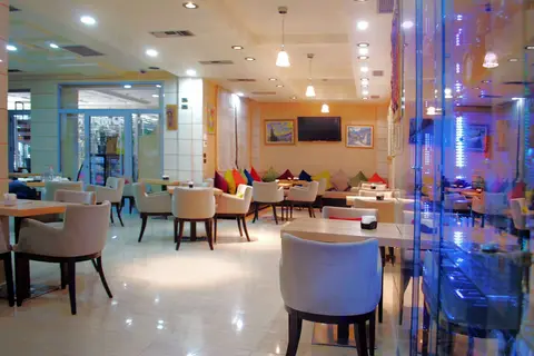 Hotel Comfort in Tirana — foto 9