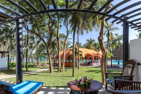 Southern Palms Beach Resort in Ukunda — foto 23