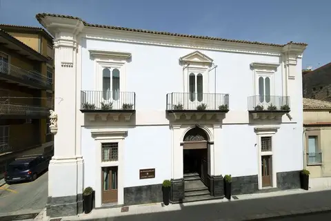De Stefano Palace in Ragusa, foto 2