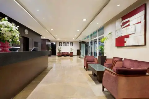 Ramada by Wyndham Downtown Abu Dhabi in الزَّاهية — foto 15
