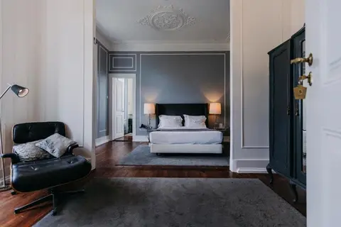 Torel Palace in Almada — foto 5