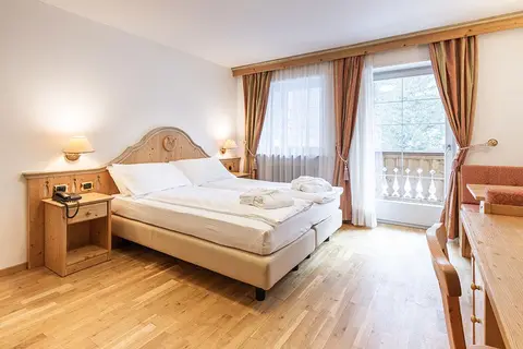 Hotel Gran Chalet Soreghes in Campitello di Fassa — foto 2