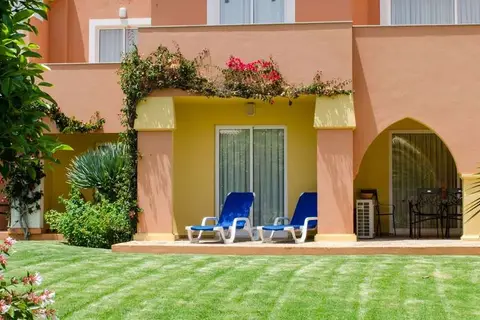 Jardim da Meia Praia in Lagos — foto 17