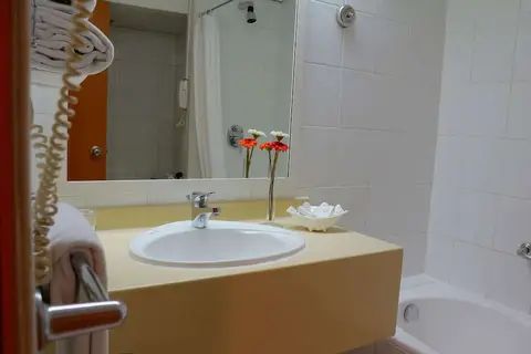Lou Lou A Beach Resort in Al Khalidiyah — foto 12