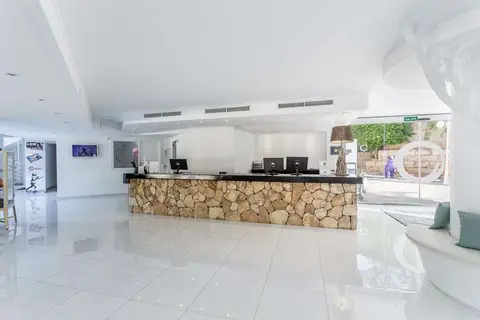 Fergus Style Cala Blanca Suites in Santa Ponça — foto 9