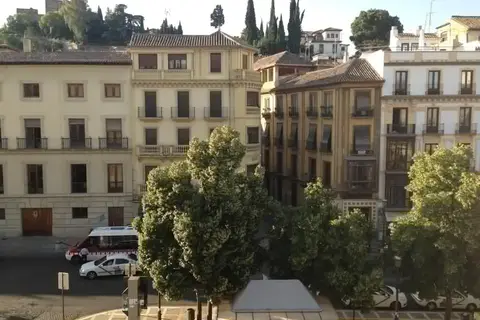 Macia Plaza in Granada — foto 17