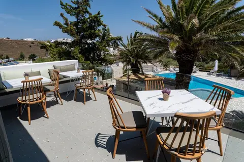 Pnoi Hotel in Πίσω Λιβάδι — foto 3