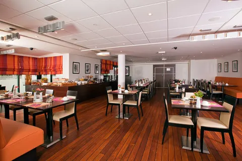 Residhome Appart Hotel Val d'Europe in Montévrain — foto 4