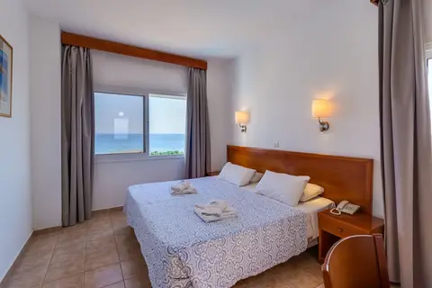 Tetyk Hotel Apartments in Παραλίμνι — foto 7