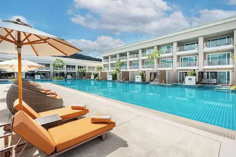 M Social Phuket in ตำบลป่าตอง — foto 11