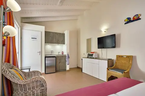 Hamlet Oasis Resort - Studios & Apartments in Hato, foto 27