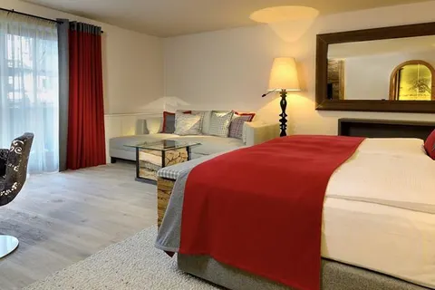 eva, VILLAGE Hotel in Saalbach — foto 4