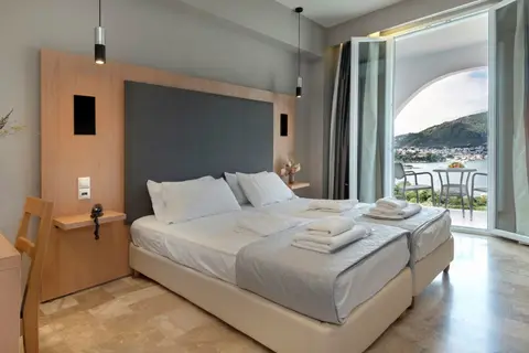 Hotel Punta in Καλύβια — foto 15