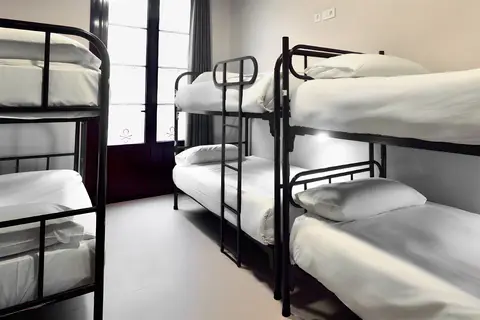 Ideal Youth Hostel in Barcelona